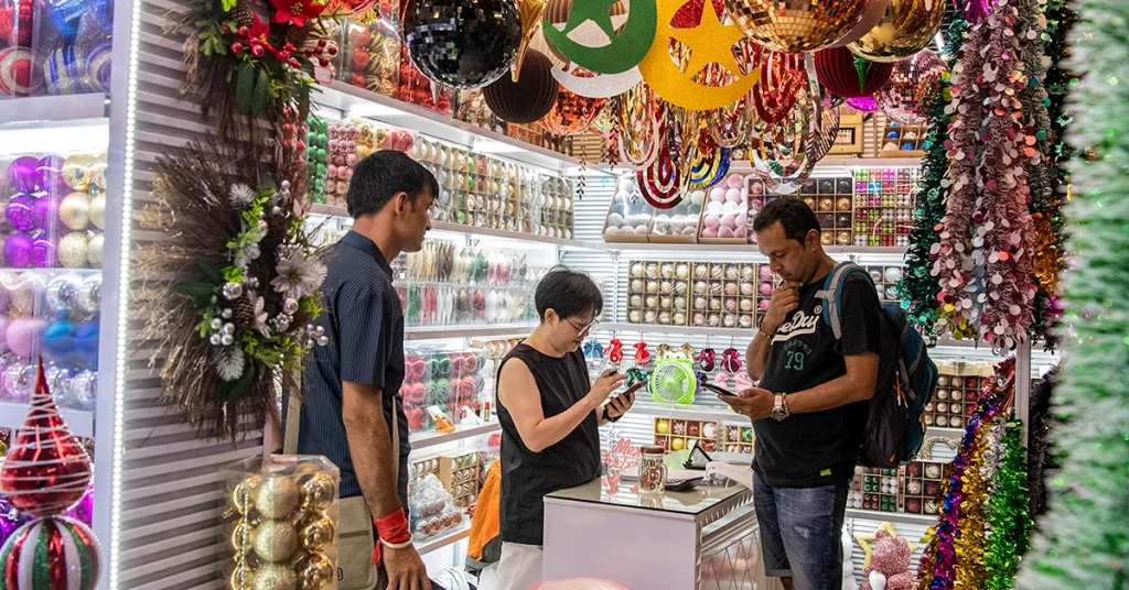 Yiwu Christmas Market The Heart of Holiday Trade 1
