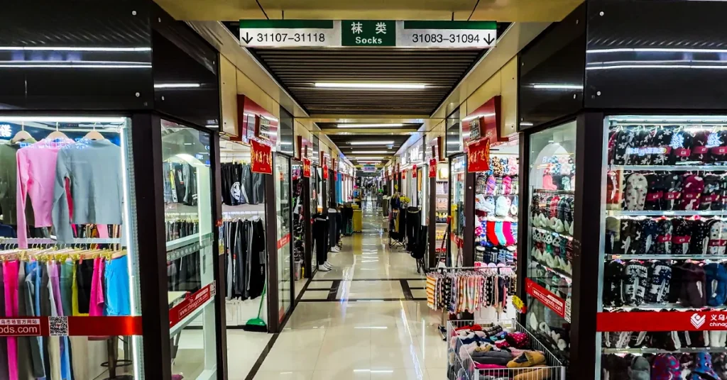 Yiwu Socks Supplier Guide and Tips feature 250403