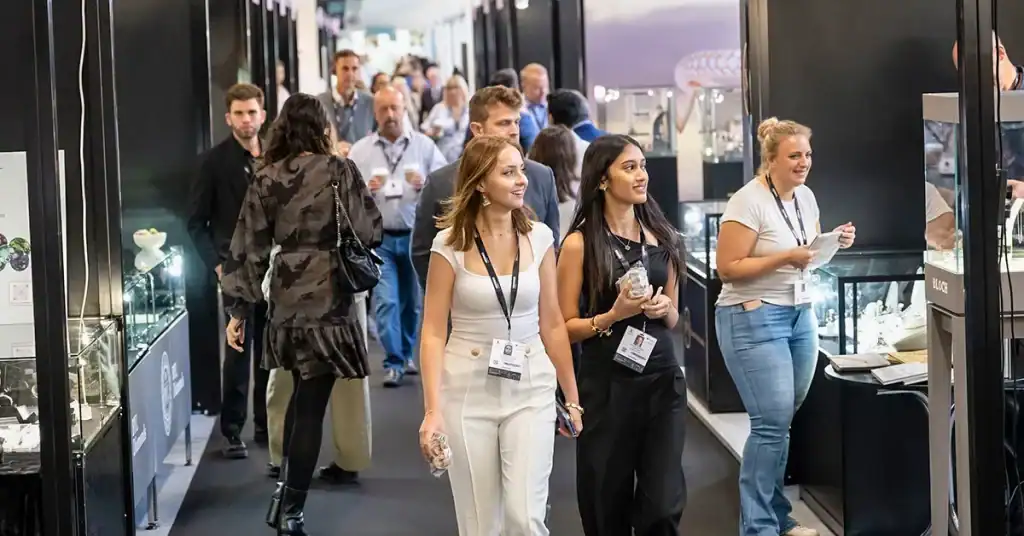 Buyers visiting jewelry booths at Yiwu Jewelry Exhibition 2026 in Yiwu International Expo Center