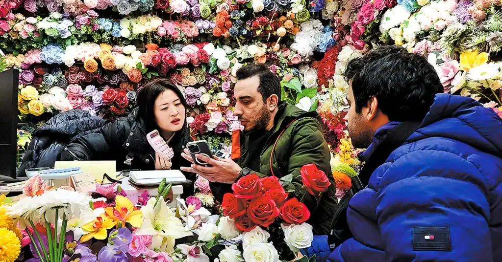 Yiwu sourcing agent helping international buyers compare flower suppliers in Yiwu Market